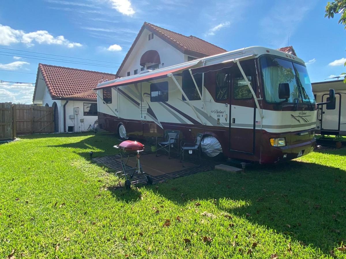 Remodeled And Comfortable Rv - Free Parking Miami Exteriör bild
